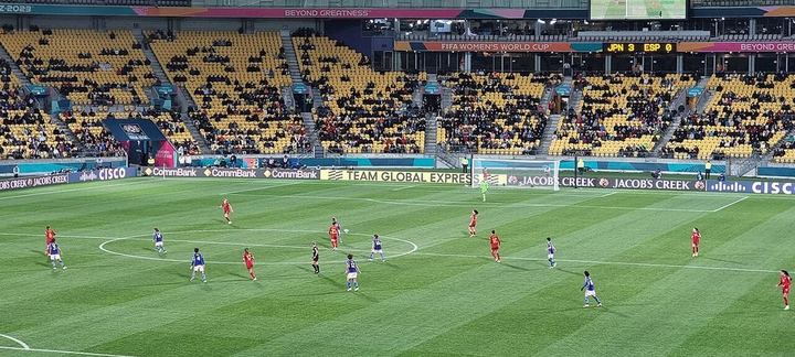 日本队1-0击穿瑞典防线！堂安律一记斜塞撕裂防守，前田大然冷静推射建功！｜世界杯竞猜网站（封面配图）